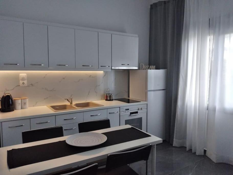 D4 Central Luxury Apartment Volos Exterior photo